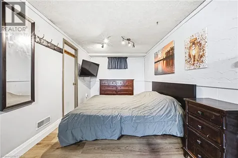 2231 Sandringham Drive Burlington ON L7P 3E6