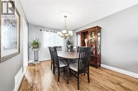2231 Sandringham Drive Burlington ON L7P 3E6