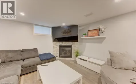 127 Strathcona Crescent Kitchener ON N2B 2W8