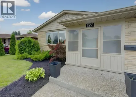 127 Strathcona Crescent Kitchener ON N2B 2W8