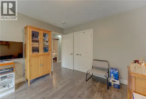 127 Strathcona Crescent Kitchener ON N2B 2W8