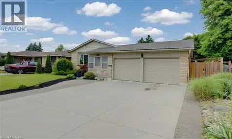 127 Strathcona Crescent Kitchener ON N2B 2W8