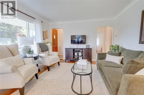 2790 Randolph Avenue Windsor ON N9E 3C9
