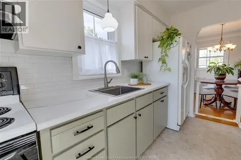 2790 Randolph Avenue Windsor ON N9E 3C9