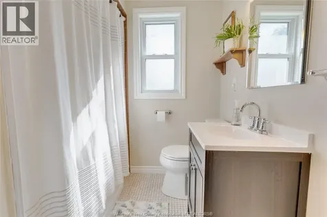 2790 Randolph Avenue Windsor ON N9E 3C9