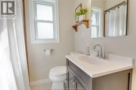 2790 Randolph Avenue Windsor ON N9E 3C9