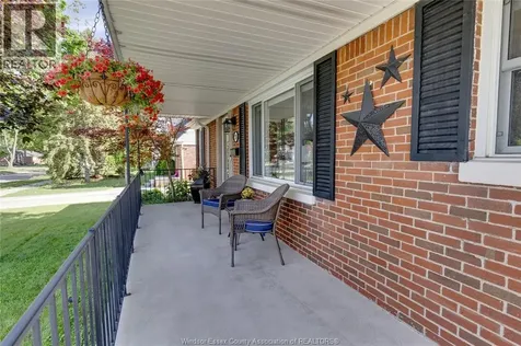 2790 Randolph Avenue Windsor ON N9E 3C9