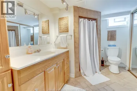 2790 Randolph Avenue Windsor ON N9E 3C9