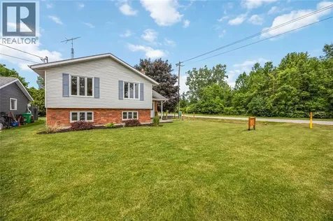 201 Eureka Street Petrolia ON N0N 1R0