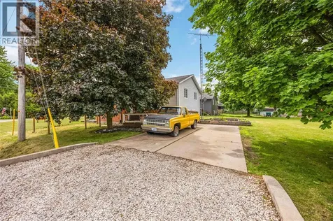 201 Eureka Street Petrolia ON N0N 1R0