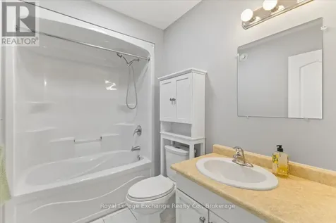 647 Pipers Court Kincardine ON N2Z 0A1