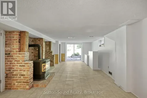 2204 7th Avenue West Owen Sound ON N4K 5L7