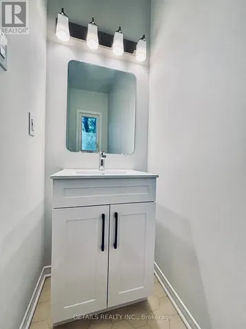 122 Ashpark Crescent Ottawa ON K1T 3N6