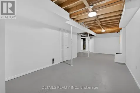 122 Ashpark Crescent Ottawa ON K1T 3N6