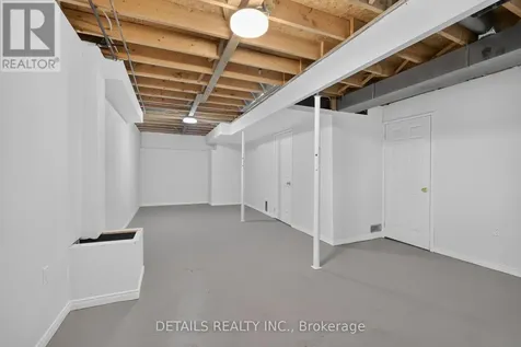 122 Ashpark Crescent Ottawa ON K1T 3N6