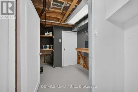 122 Ashpark Crescent Ottawa ON K1T 3N6