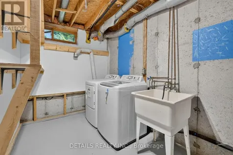 122 Ashpark Crescent Ottawa ON K1T 3N6