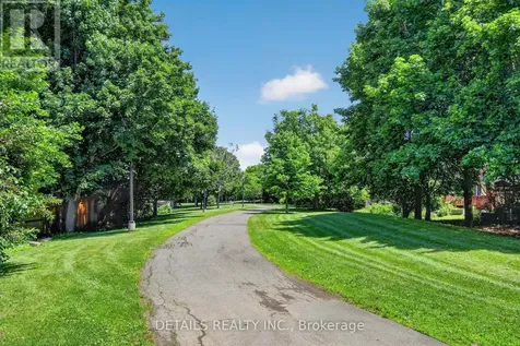 122 Ashpark Crescent Ottawa ON K1T 3N6