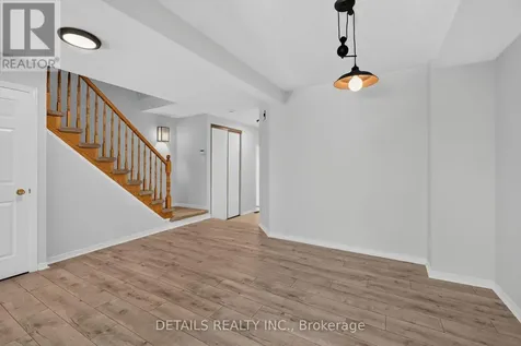 122 Ashpark Crescent Ottawa ON K1T 3N6