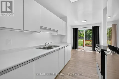 122 Ashpark Crescent Ottawa ON K1T 3N6