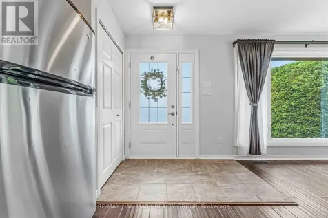 352 Mockingbird Drive Ottawa ON K1E 2A7