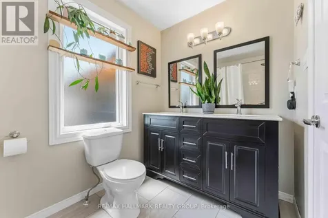 352 Mockingbird Drive Ottawa ON K1E 2A7