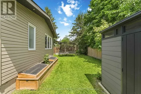 352 Mockingbird Drive Ottawa ON K1E 2A7