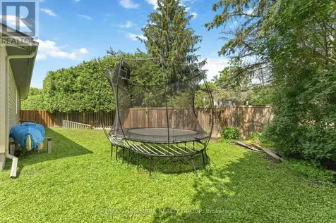 352 Mockingbird Drive Ottawa ON K1E 2A7