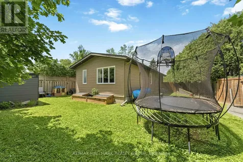 352 Mockingbird Drive Ottawa ON K1E 2A7