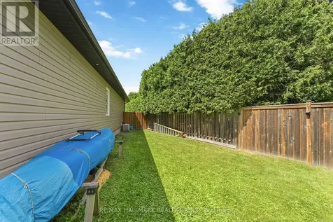 352 Mockingbird Drive Ottawa ON K1E 2A7