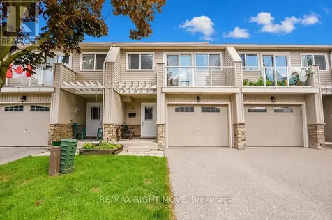 12 Lankin Boulevard Orillia ON L3V 6T2