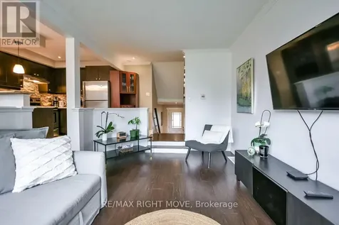 12 Lankin Boulevard Orillia ON L3V 6T2