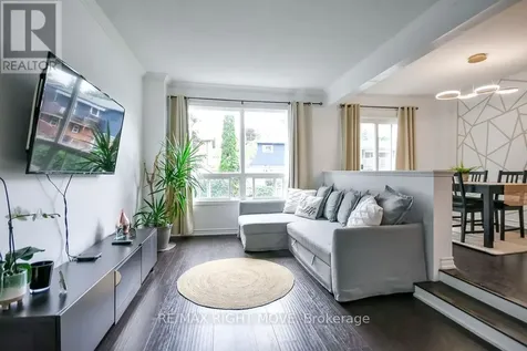 12 Lankin Boulevard Orillia ON L3V 6T2
