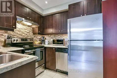12 Lankin Boulevard Orillia ON L3V 6T2