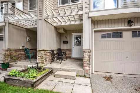 12 Lankin Boulevard Orillia ON L3V 6T2