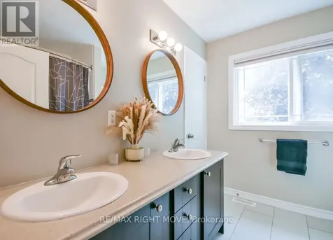 12 Lankin Boulevard Orillia ON L3V 6T2