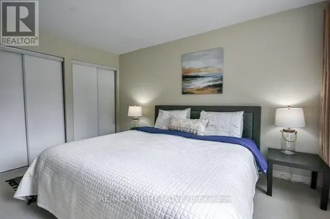 12 Lankin Boulevard Orillia ON L3V 6T2