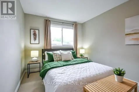 12 Lankin Boulevard Orillia ON L3V 6T2