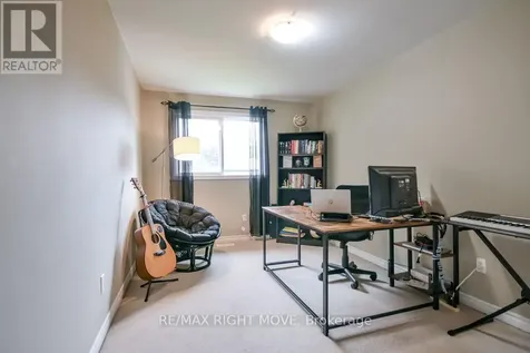 12 Lankin Boulevard Orillia ON L3V 6T2