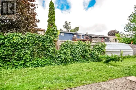 12 Lankin Boulevard Orillia ON L3V 6T2