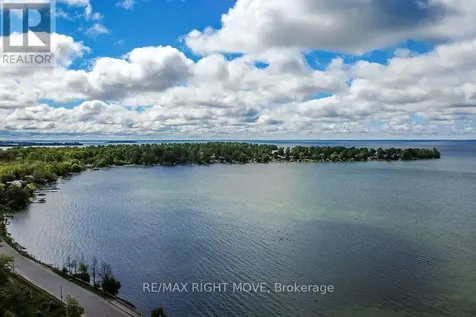 12 Lankin Boulevard Orillia ON L3V 6T2