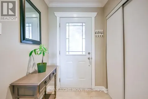 12 Lankin Boulevard Orillia ON L3V 6T2