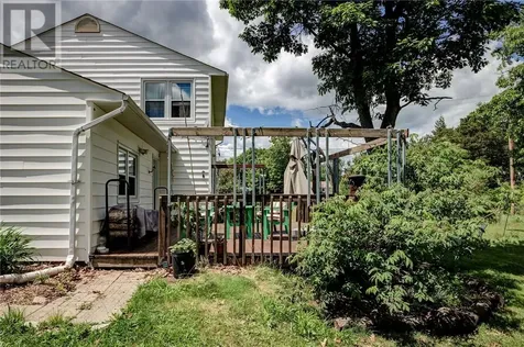 5 Hillcrest Avenue Falconbridge ON P0M 1S0