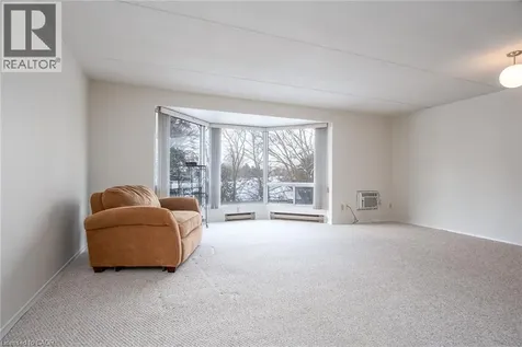 384 Erb Street Waterloo ON N2L 1W6