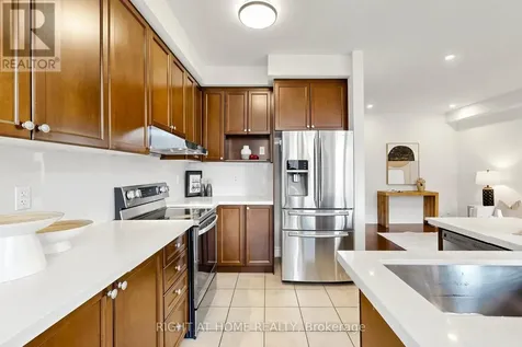 6 Courtland Crescent East Gwillimbury ON L9N 0A9
