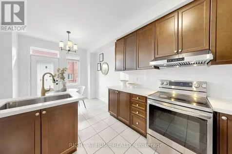 6 Courtland Crescent East Gwillimbury ON L9N 0A9