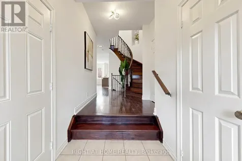 6 Courtland Crescent East Gwillimbury ON L9N 0A9