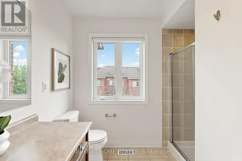 6 Courtland Crescent East Gwillimbury ON L9N 0A9