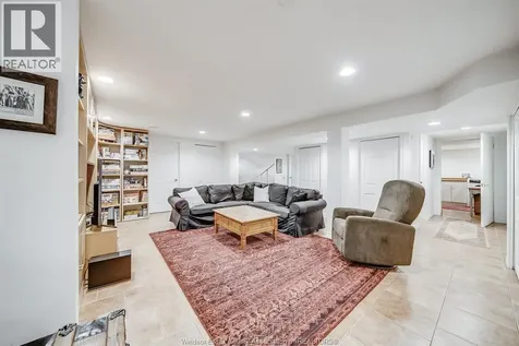 3073 Centennial Kingsville ON N8H 4G6