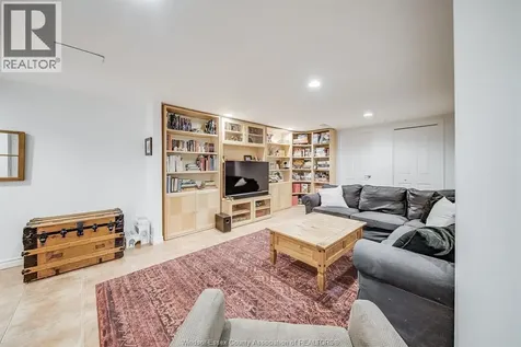 3073 Centennial Kingsville ON N8H 4G6